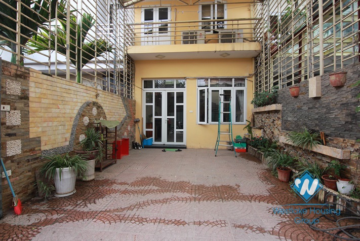 Nice house for rent with large courtyard in Au Co Street, Tay Ho District, Ha Noi
